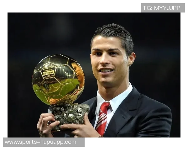 C罗个人净资产突破14亿美元成为全球足坛首位亿万富翁