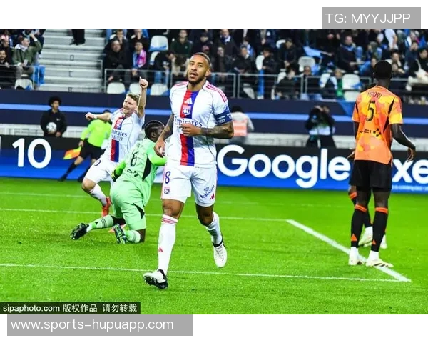 吉鲁打破进球荒助攻破巴黎FC球门重回法甲巅峰状态